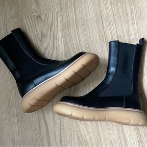 Khaite Bleecker Chelsea Boots 37.5